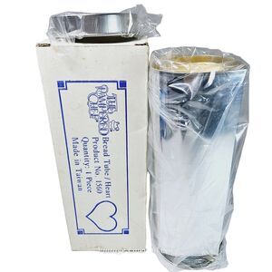 The Pampered Chef Valtrompia Bread Tube Heart Shaped Vintage Open Box Baking